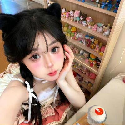 黄金庭院：冬日里的新年愿望